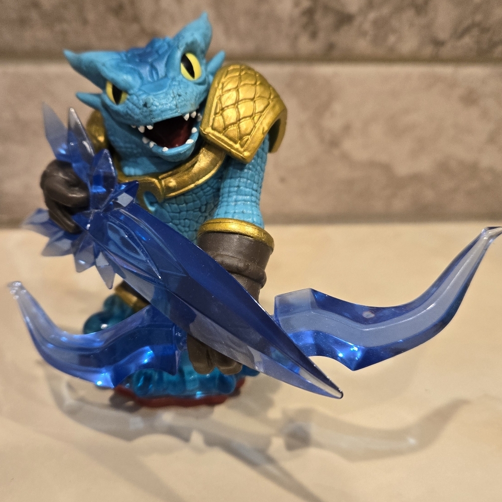 2014 Skylander 3" Trap Team Figure Master Snap Shot Activision Model 84999888